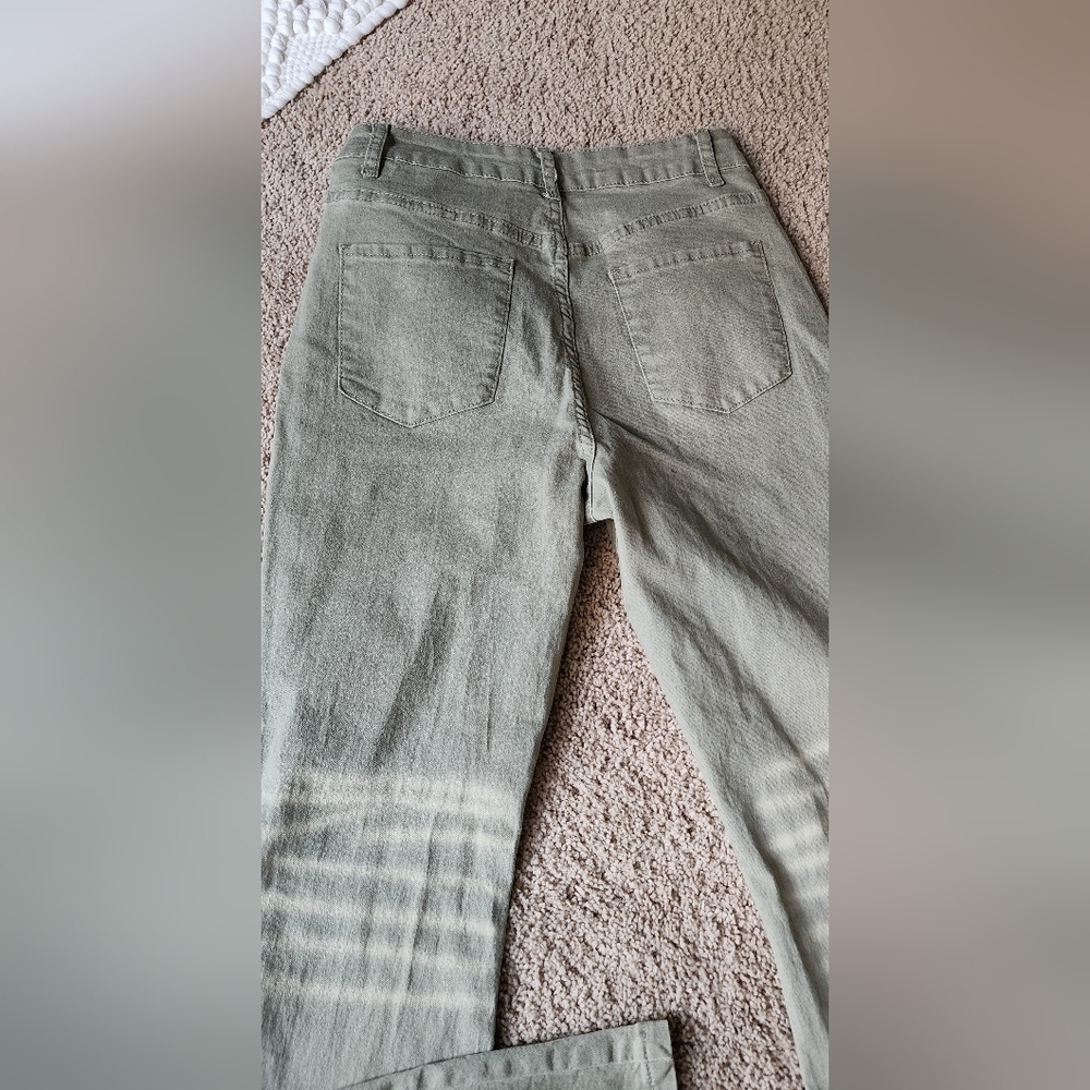 Green Flared Pants - Picture 6 of 6